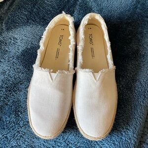 TOMS White Canvas Espadrilles size 7 - worn once